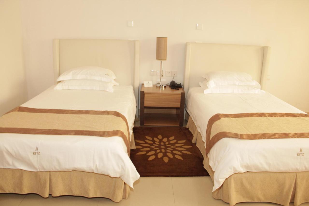 Hotel Victoria Garden Camama Номер фото