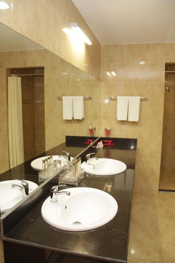 Hotel Victoria Garden Camama Номер фото