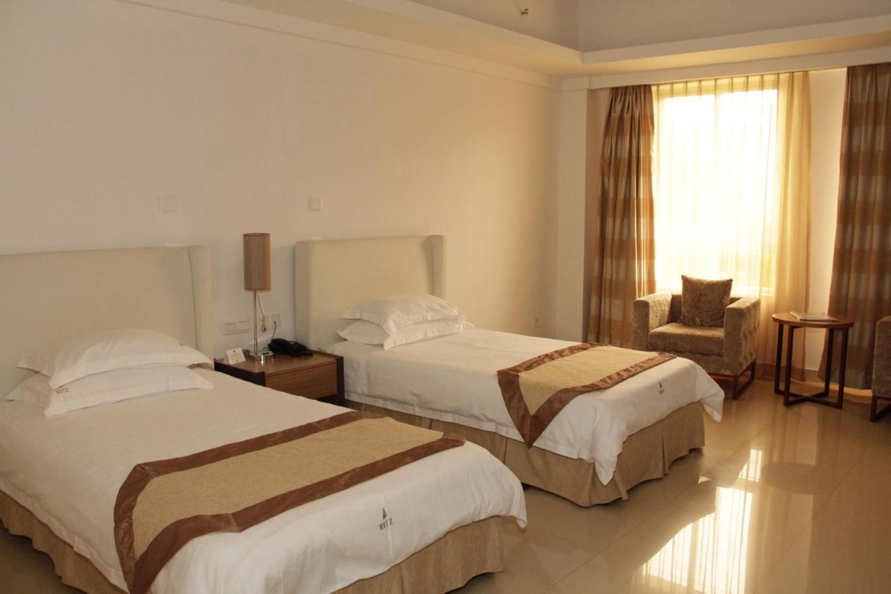 Hotel Victoria Garden Camama Номер фото