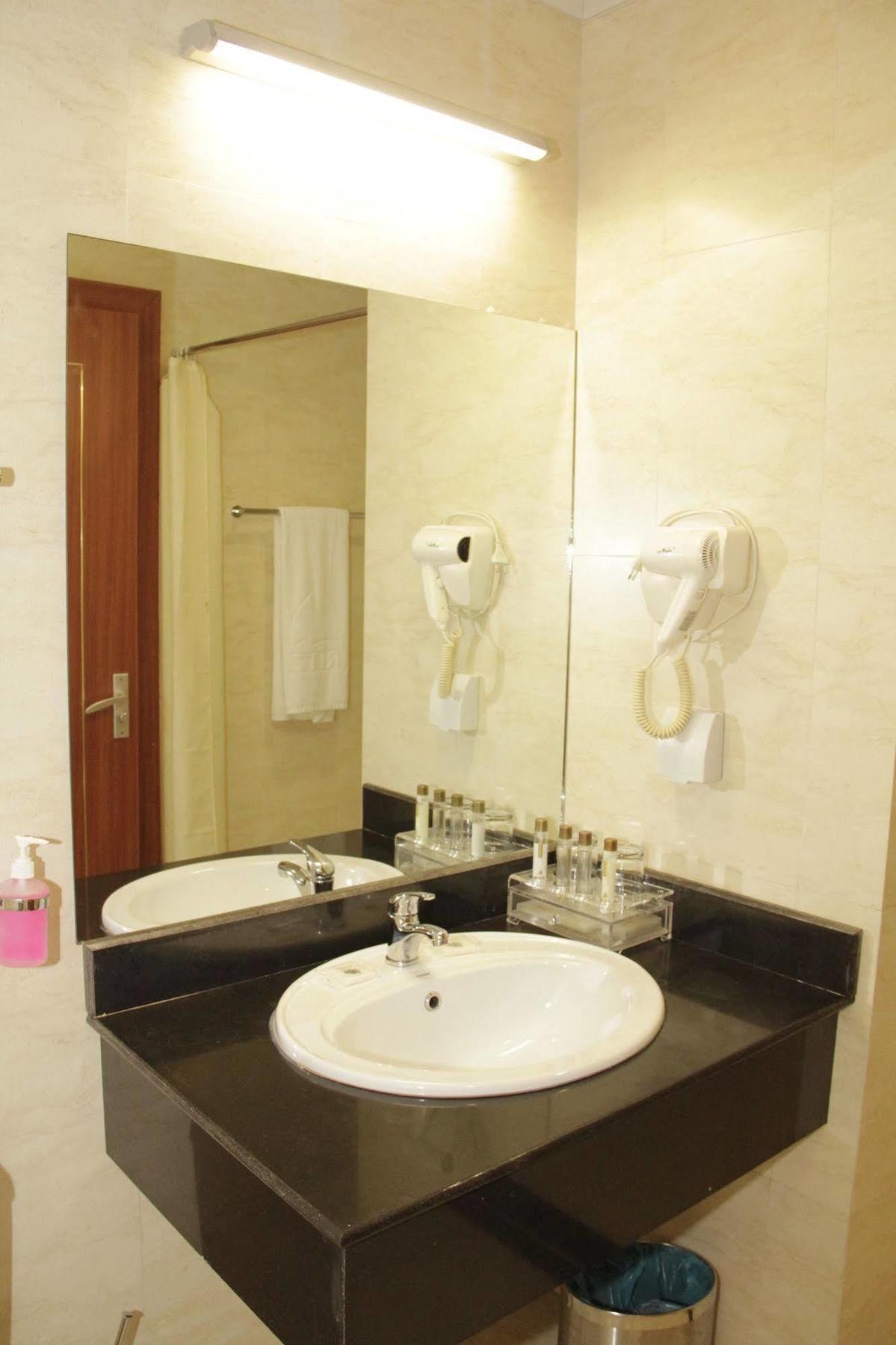 Hotel Victoria Garden Camama Екстер'єр фото