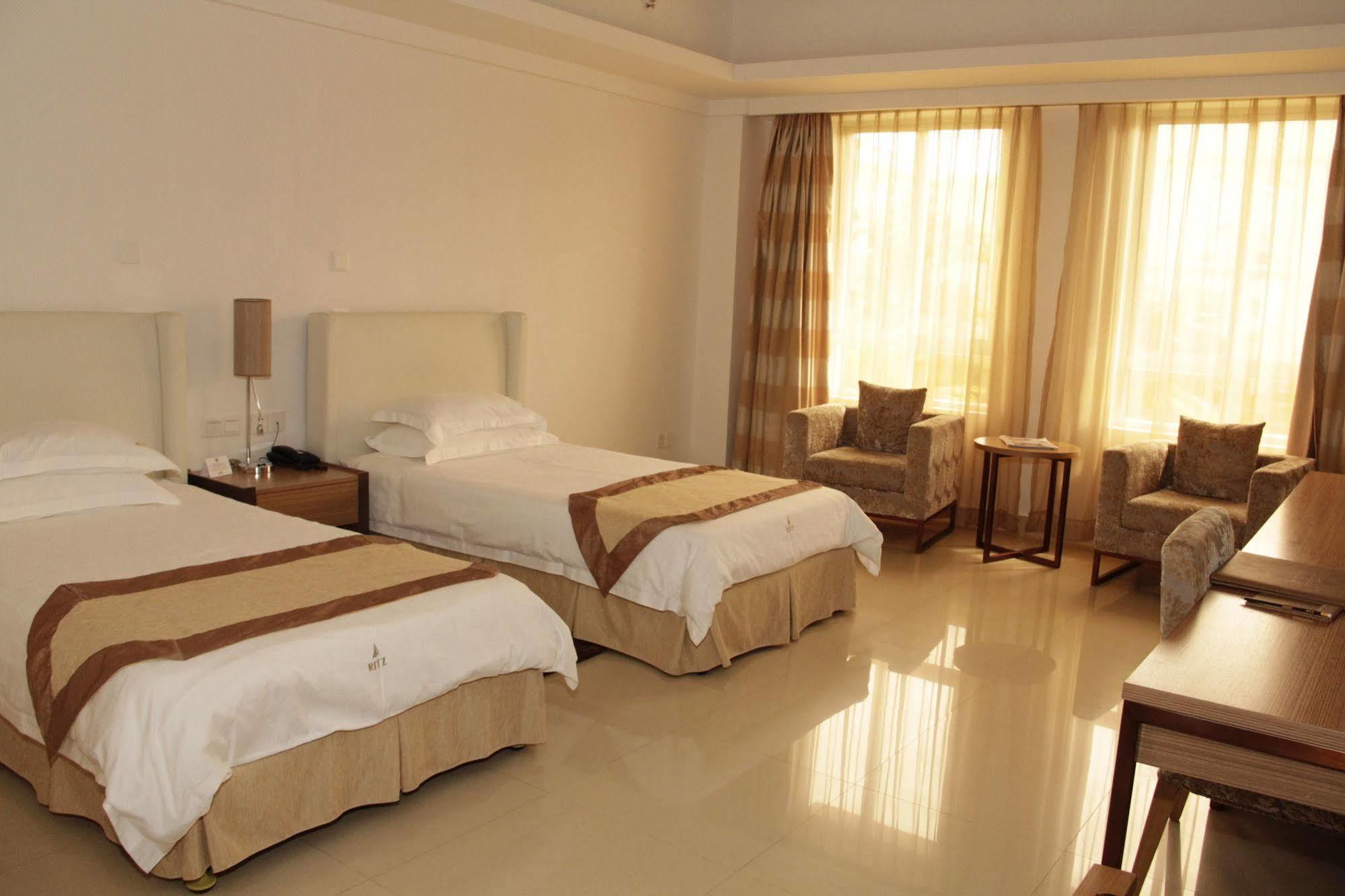 Hotel Victoria Garden Camama Екстер'єр фото